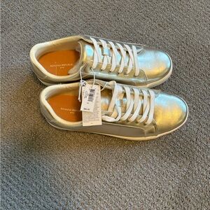 Banana Republic Factory NWT gold womens sneaker size 8.5
